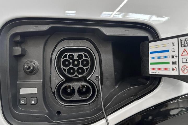Hvid Renault Megane E-Tech fra 2023