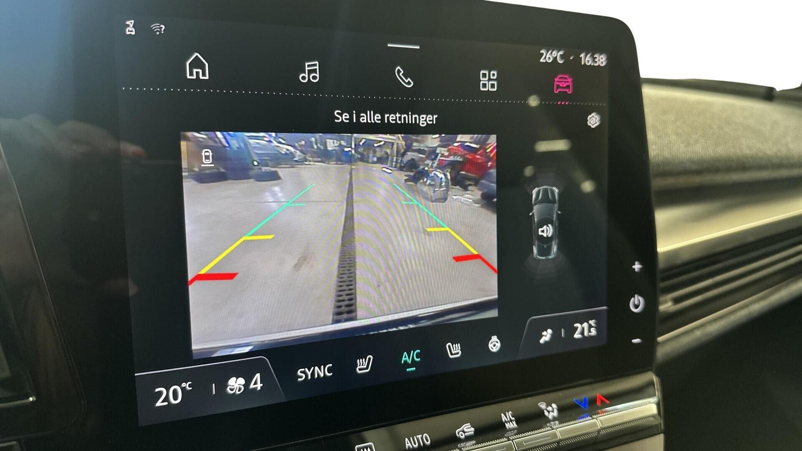 Hvid Renault Megane E-Tech fra 2023