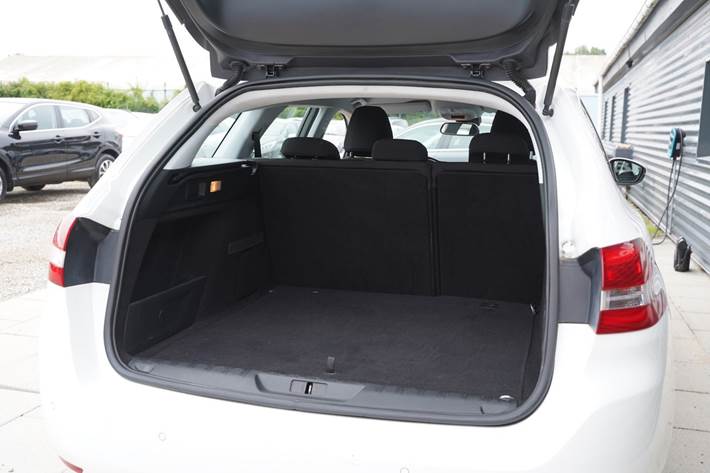 Hvid Peugeot 308 fra 2015