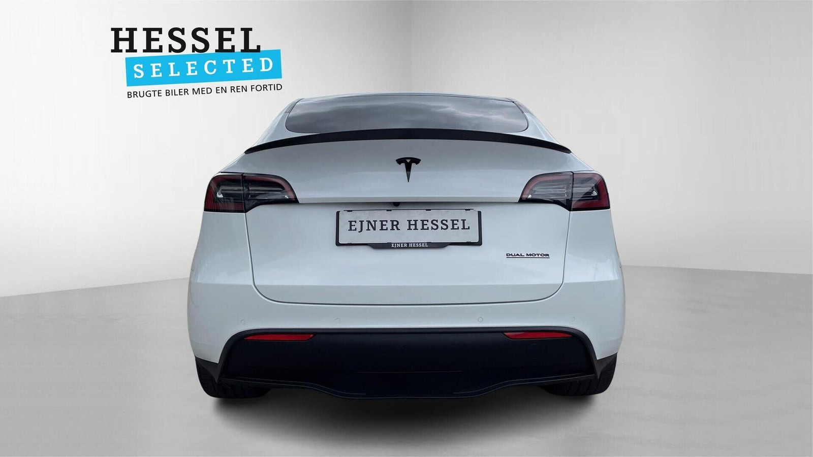 Hvid Tesla Model Y fra 2022