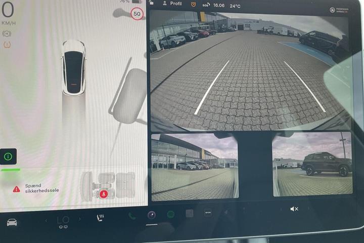 Hvid Tesla Model Y fra 2022