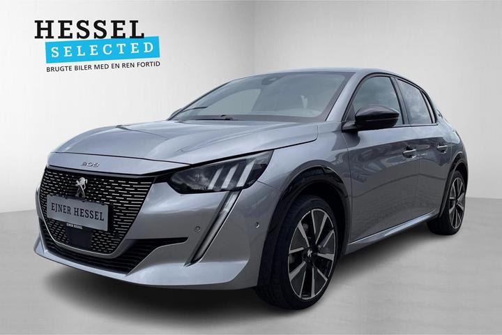 Sølv Peugeot e-208 fra 2022 set udefra
