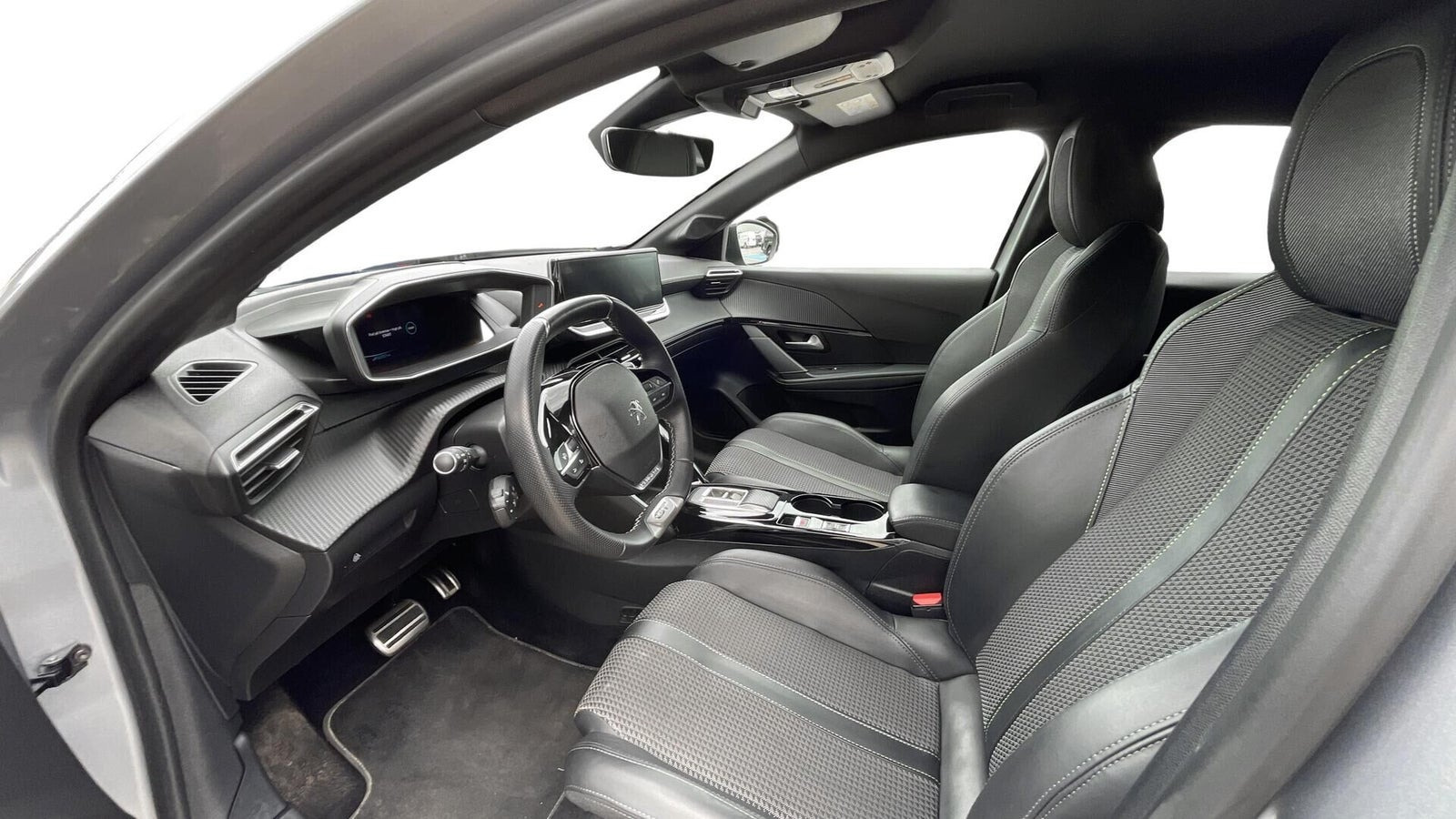 Sølv Peugeot e-208 fra 2022