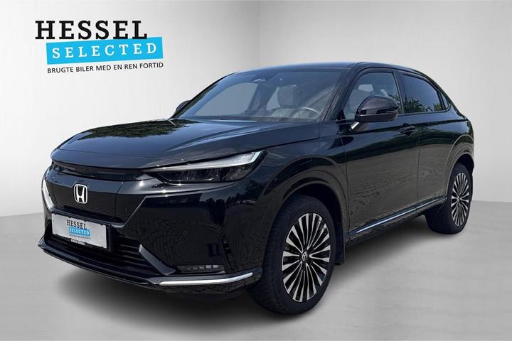 Sort Honda e:Ny1 fra 2024 set udefra