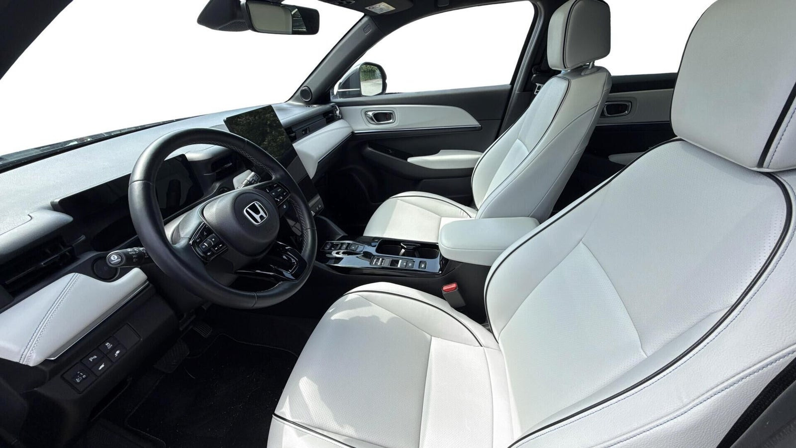 Sort Honda e:Ny1 fra 2024