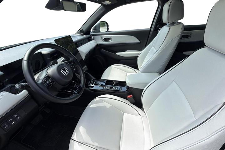 Sort Honda e:Ny1 fra 2024