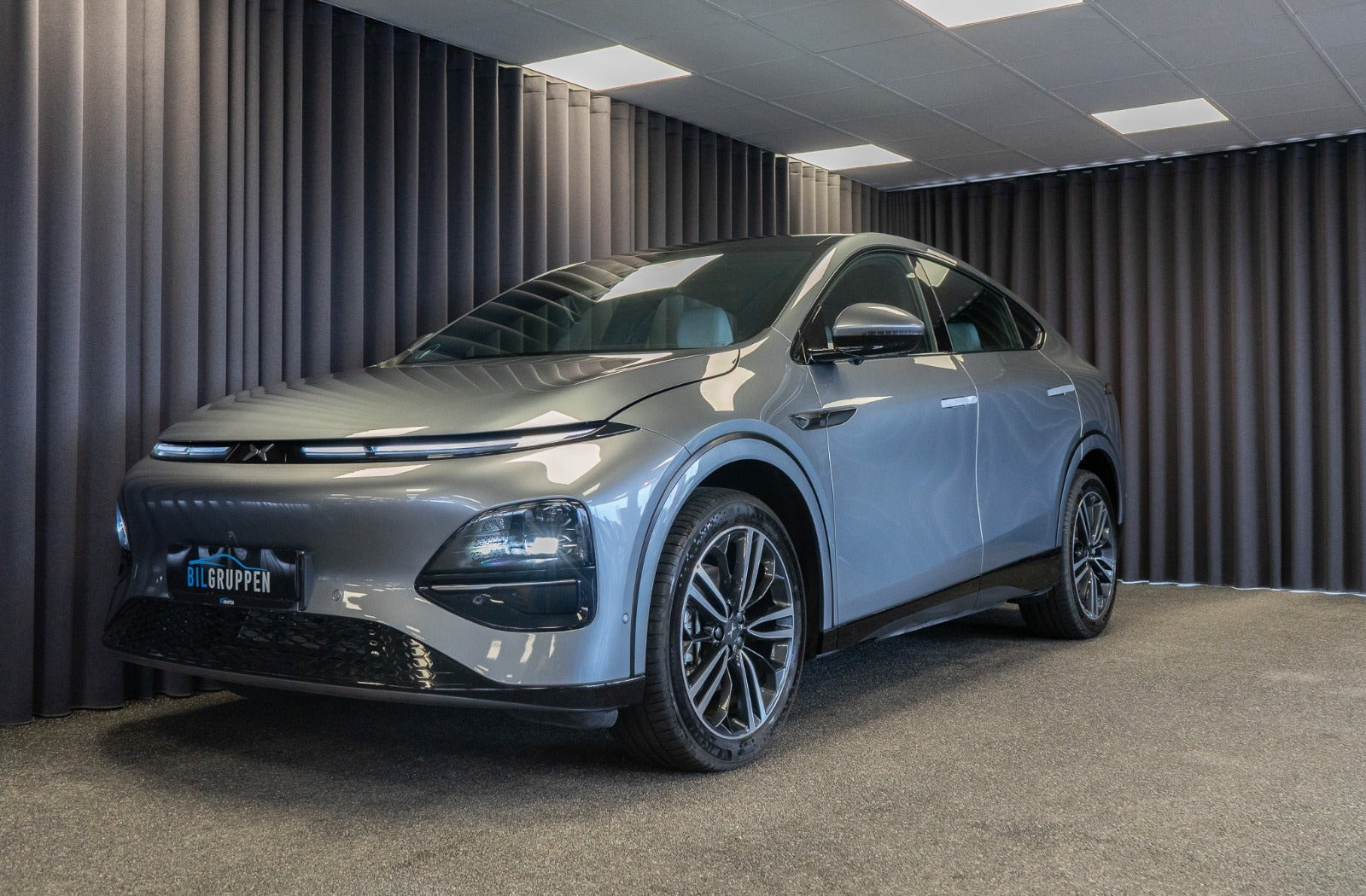 Sølv Xpeng G6 fra 2025