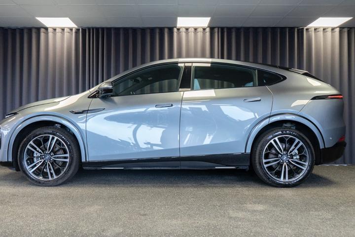 Sølv Xpeng G6 fra 2025