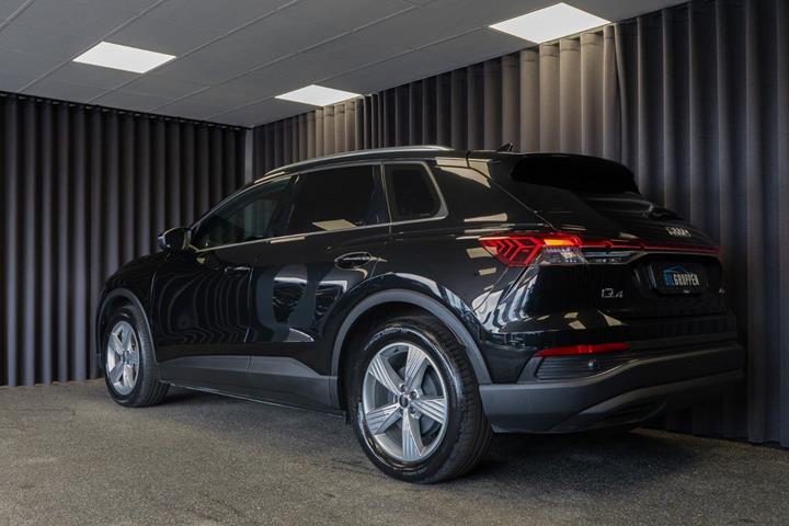 Sort Audi Q4 e-tron fra 2024