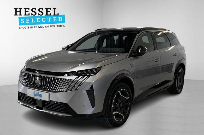 Grå Peugeot e-5008 fra 2025 set udefra