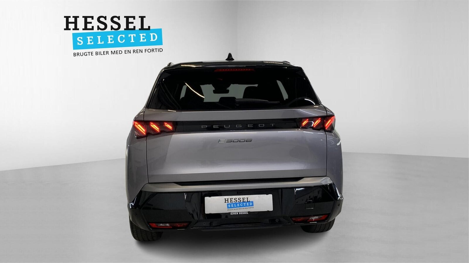 Grå Peugeot e-5008 fra 2025