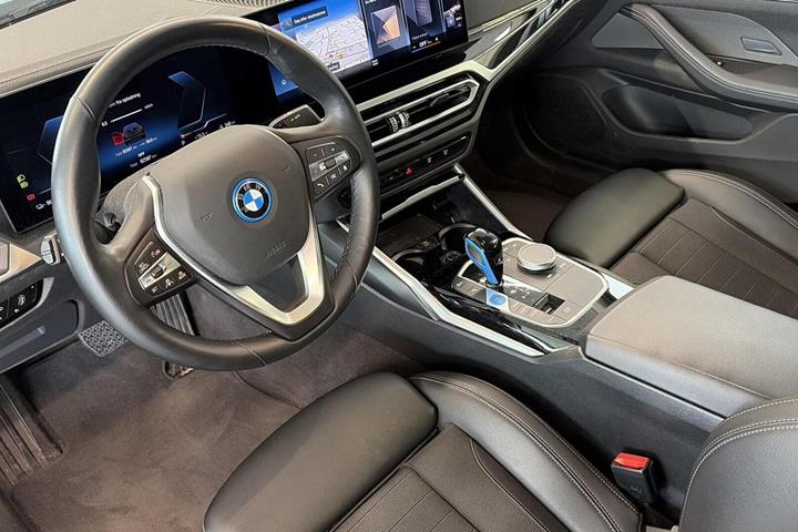 Grøn BMW i4 fra 2022