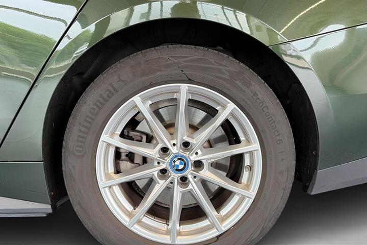 Grøn BMW i4 fra 2022
