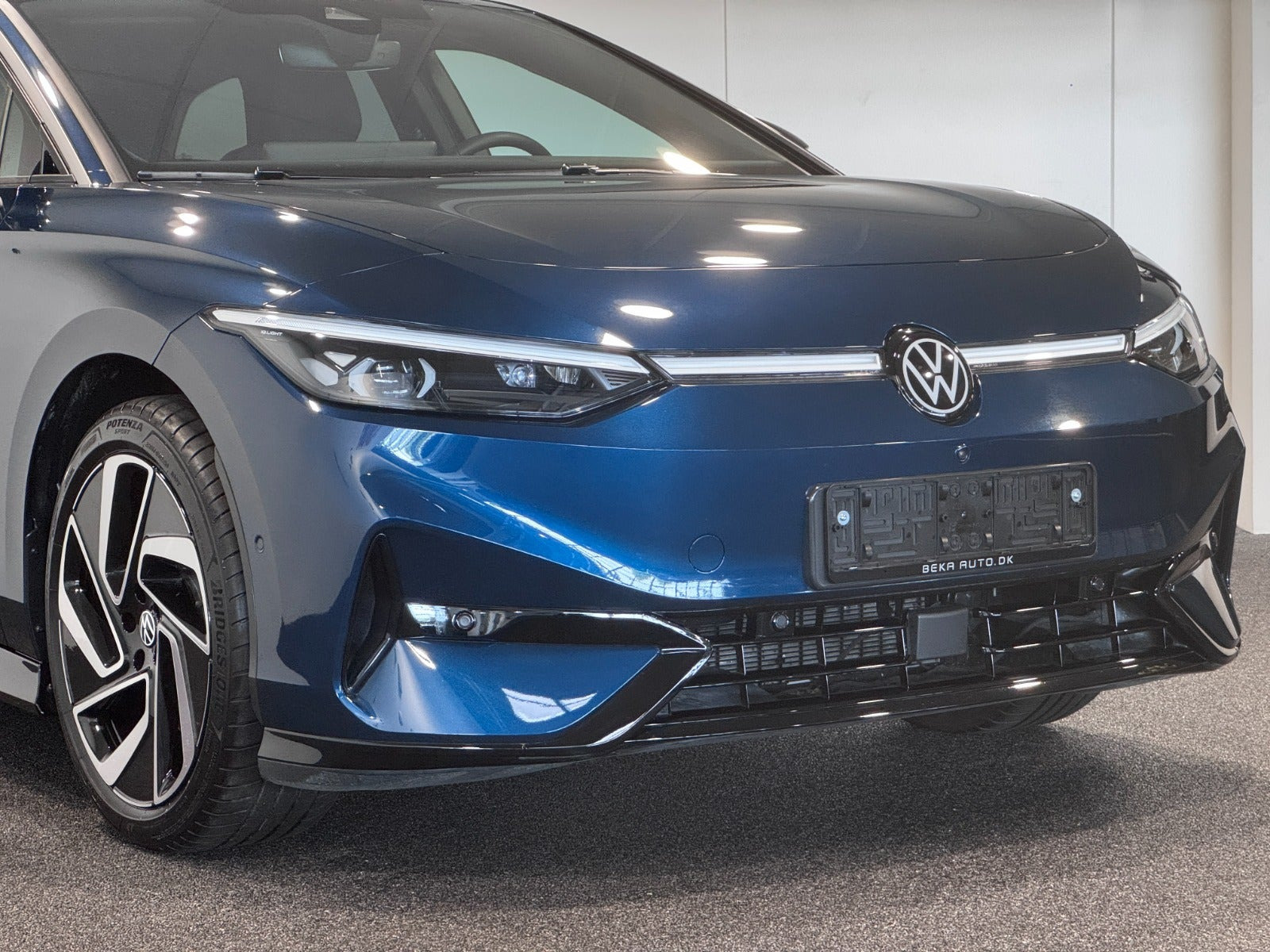 Blå VW ID.7 fra 2025