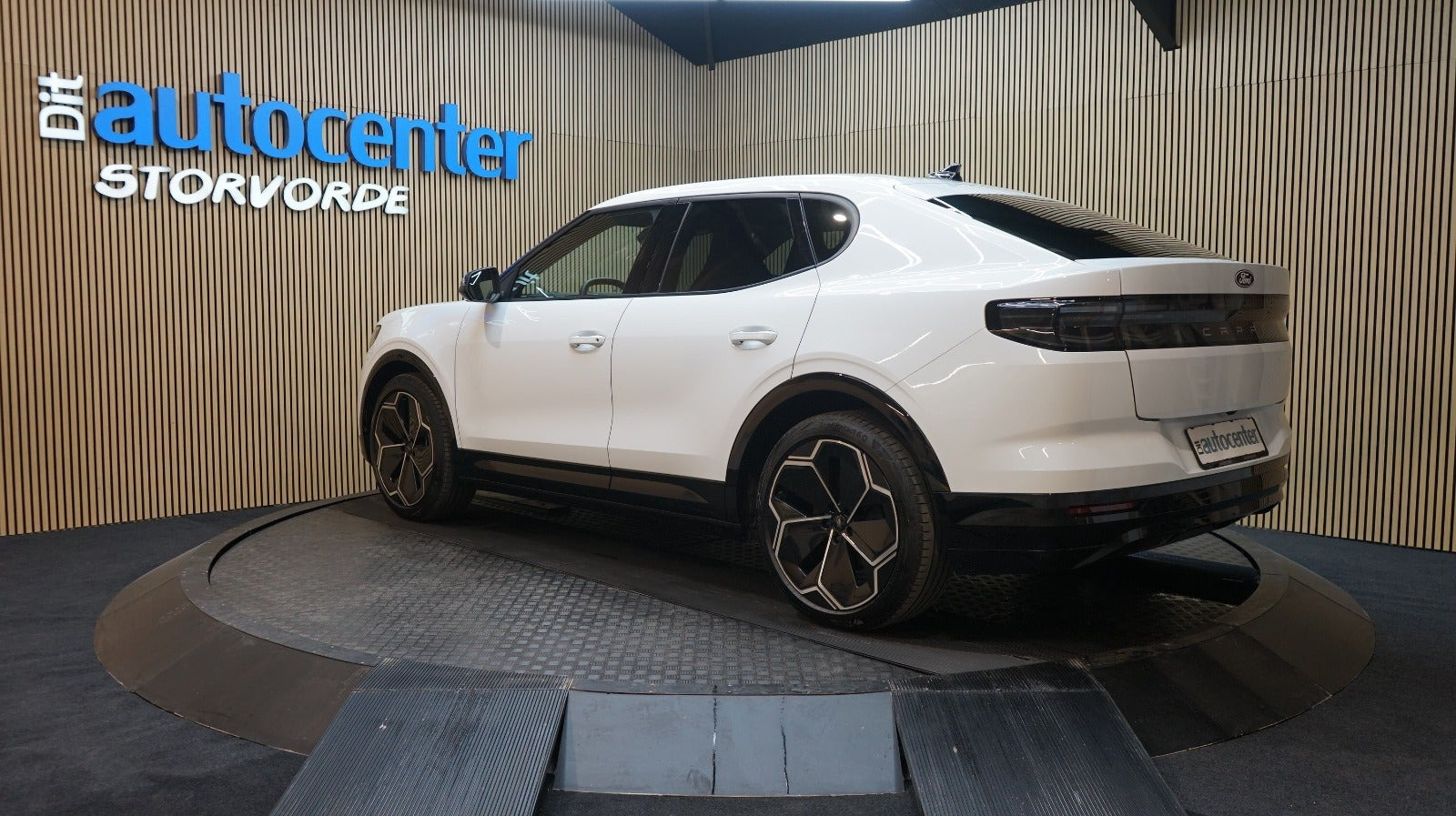 Hvid Ford Capri fra 2025