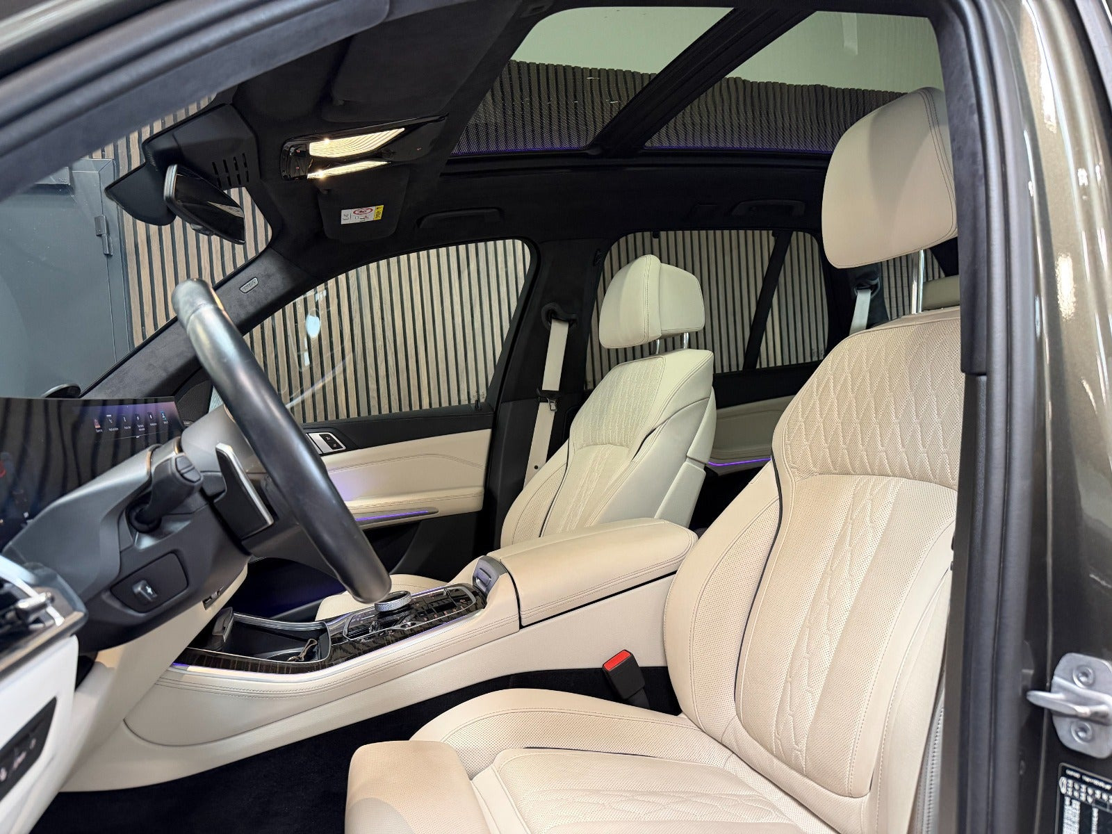 Grøn BMW X5 fra 2024