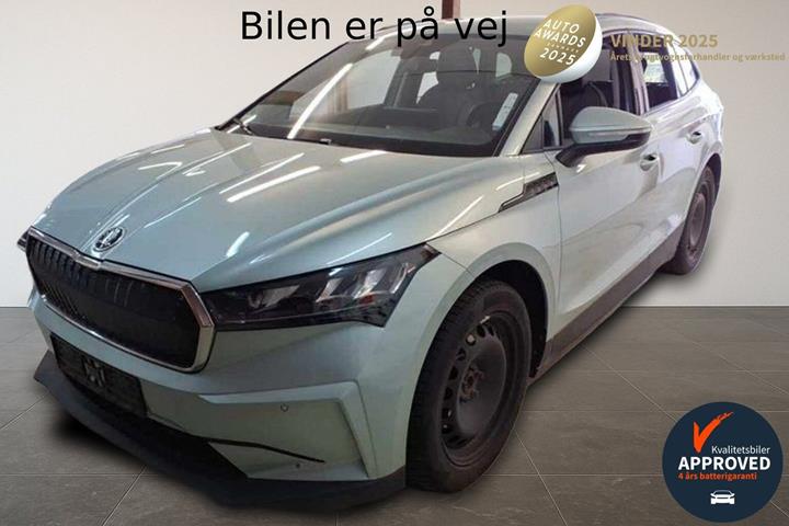 Sølv Skoda Enyaq fra 2022 set udefra