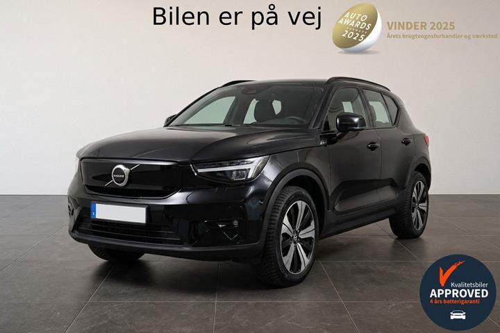 Sort Volvo XC40 fra 2024 set udefra
