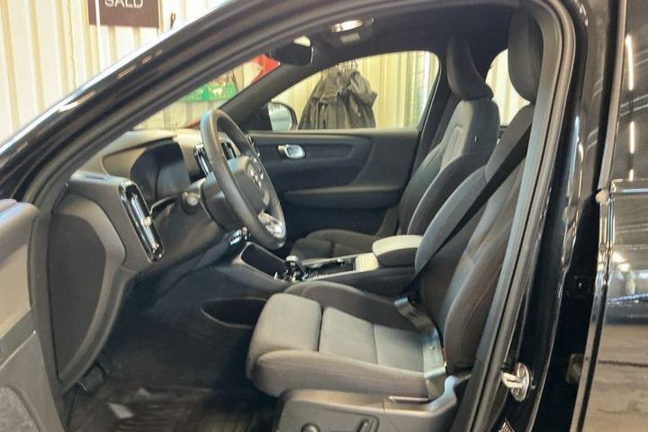 Sort Volvo XC40 fra 2024
