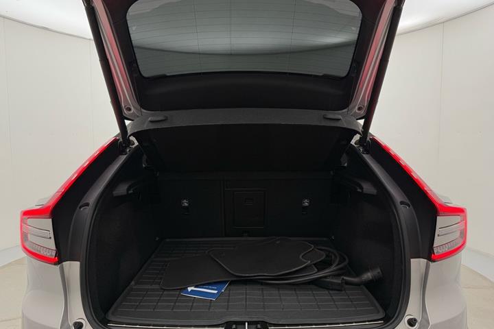 Sølv Volvo C40 fra 2023
