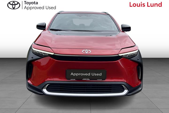 Rød Toyota BZ4X fra 2025
