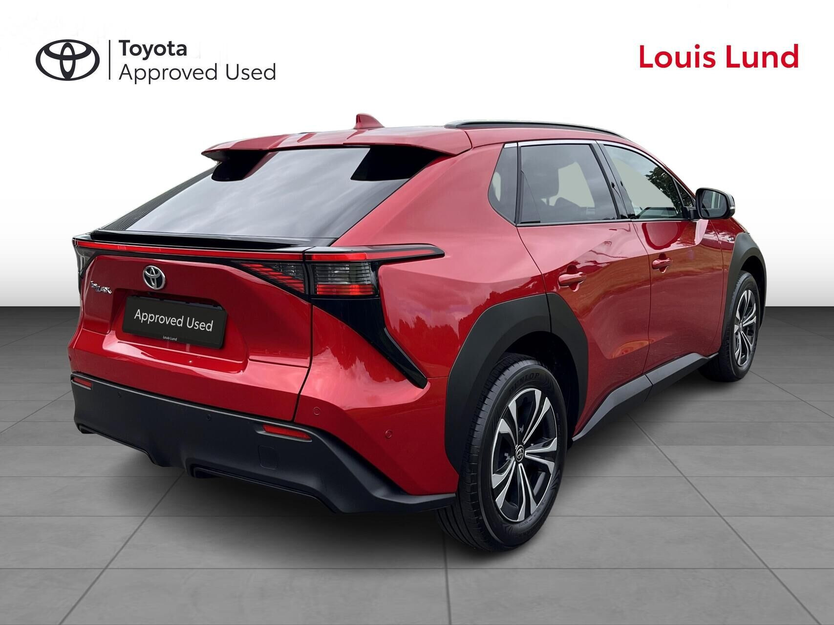 Rød Toyota BZ4X fra 2025
