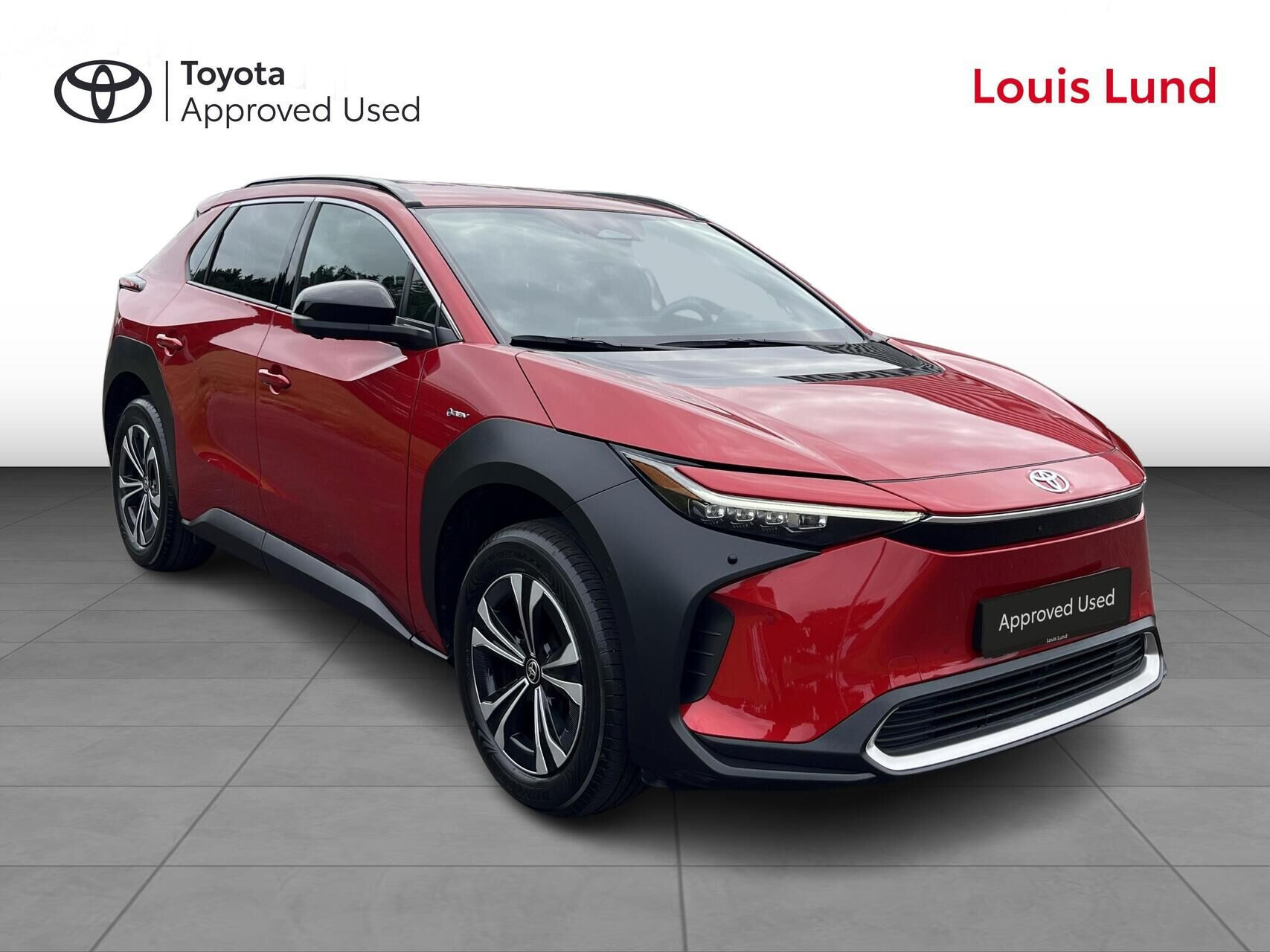 Rød Toyota BZ4X fra 2025