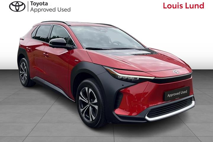 Rød Toyota BZ4X fra 2025