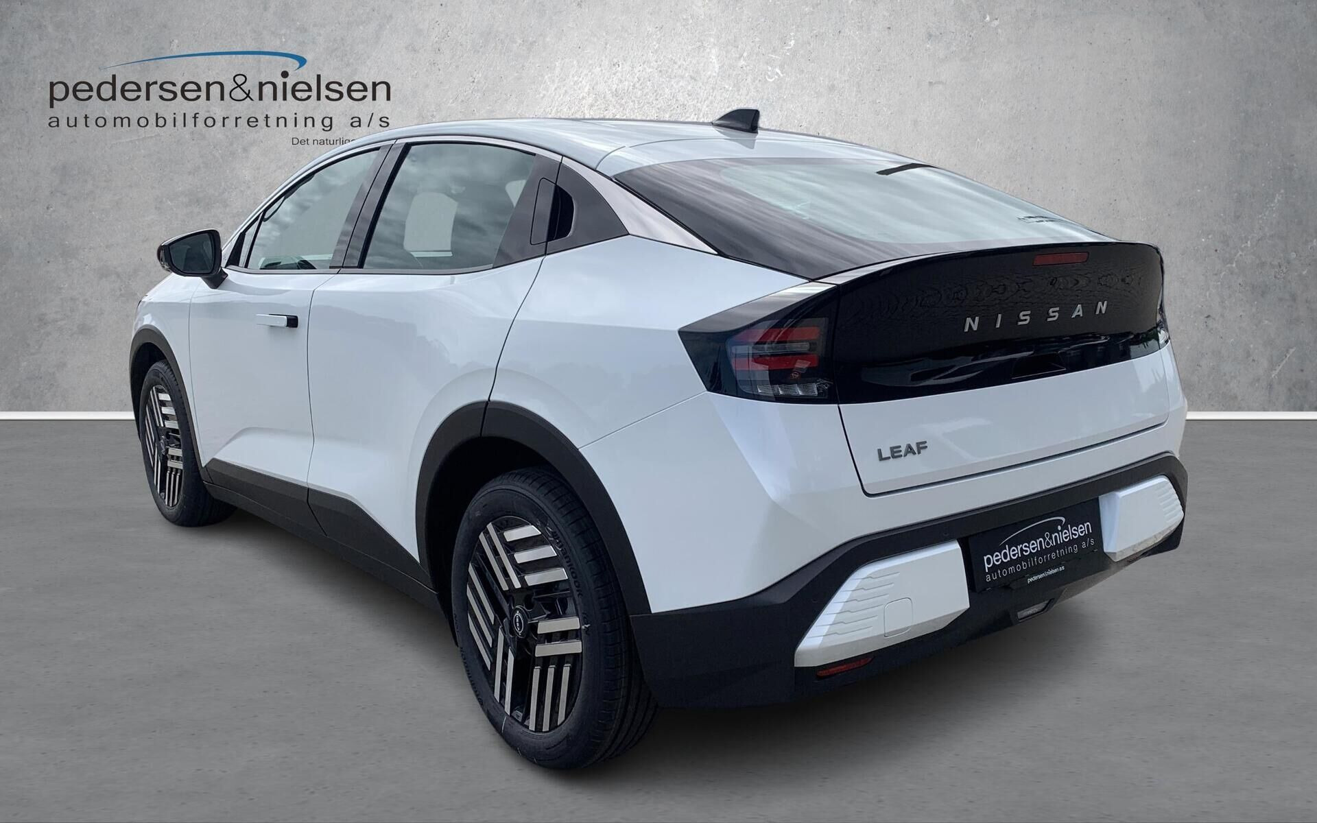 Sort Nissan Leaf fra 2026