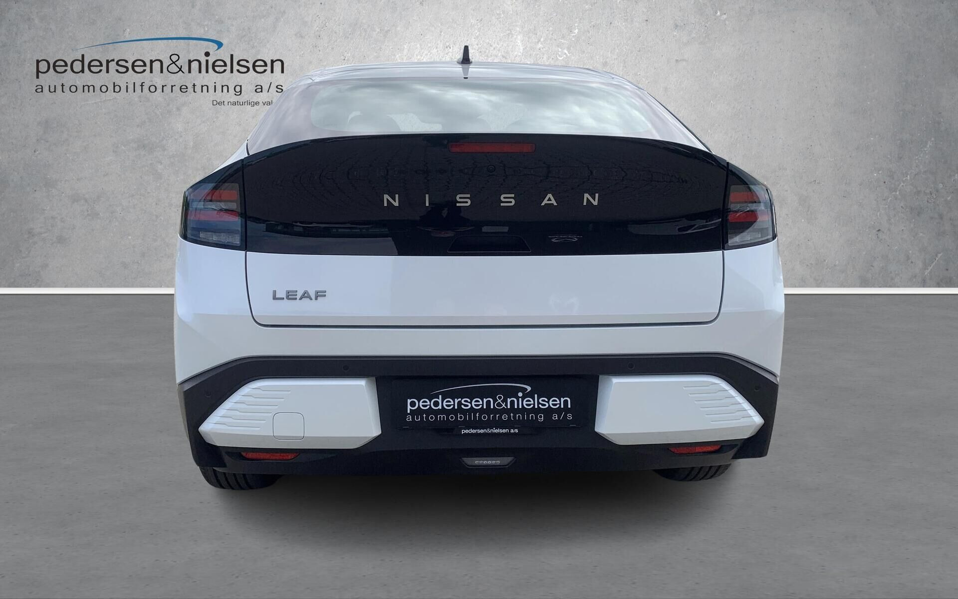 Sort Nissan Leaf fra 2026