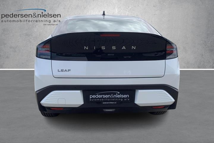 Sort Nissan Leaf fra 2026