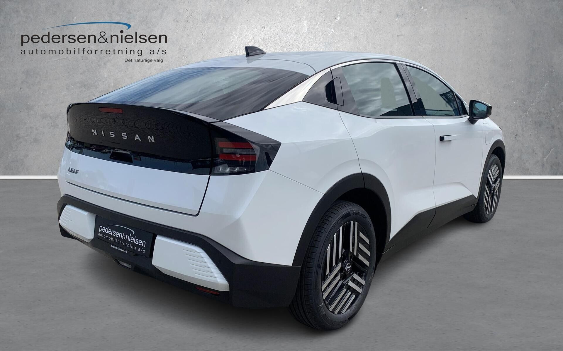 Sort Nissan Leaf fra 2026