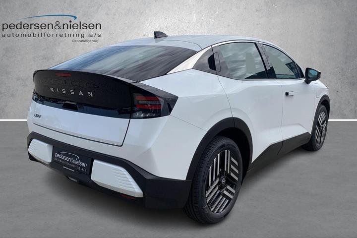 Sort Nissan Leaf fra 2026