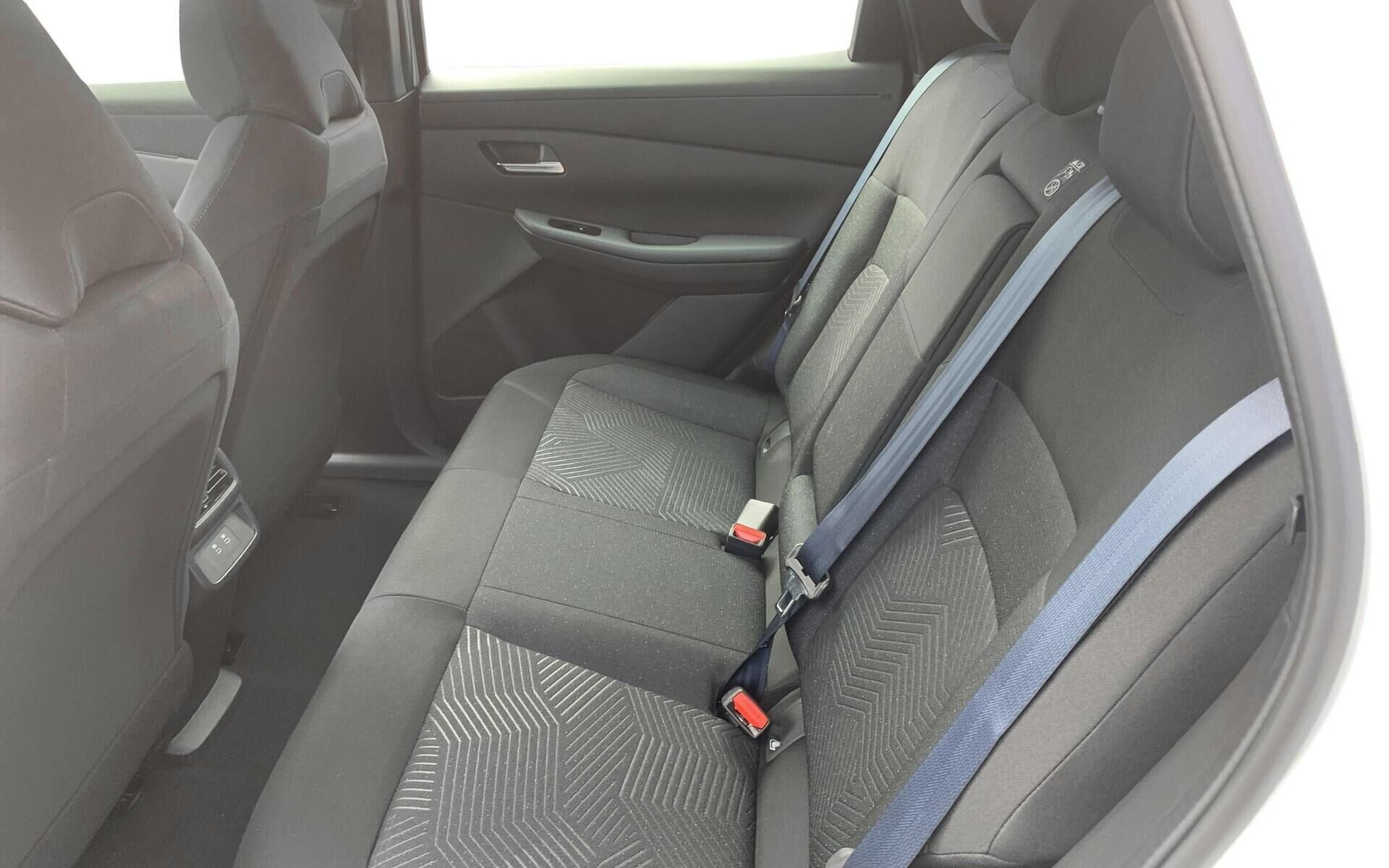 Sort Nissan Leaf fra 2026