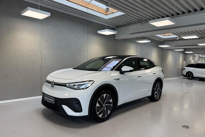 Hvid VW ID.5 fra 2023 set udefra