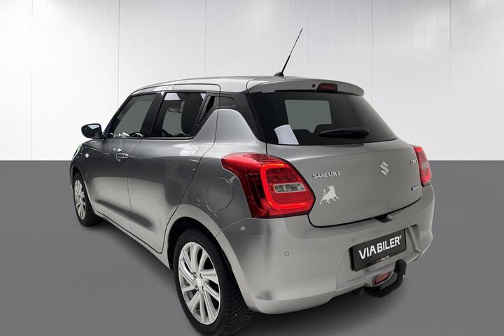 Sølv Suzuki Swift fra 2022