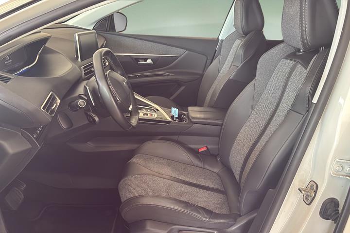 Hvid Peugeot 3008 fra 2020