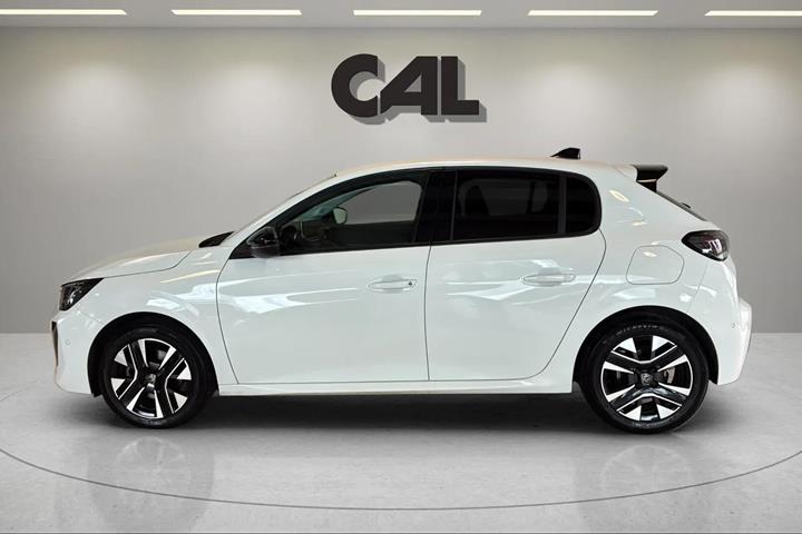 Hvid Peugeot 208 fra 2024