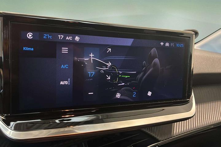 Hvid Peugeot 208 fra 2024