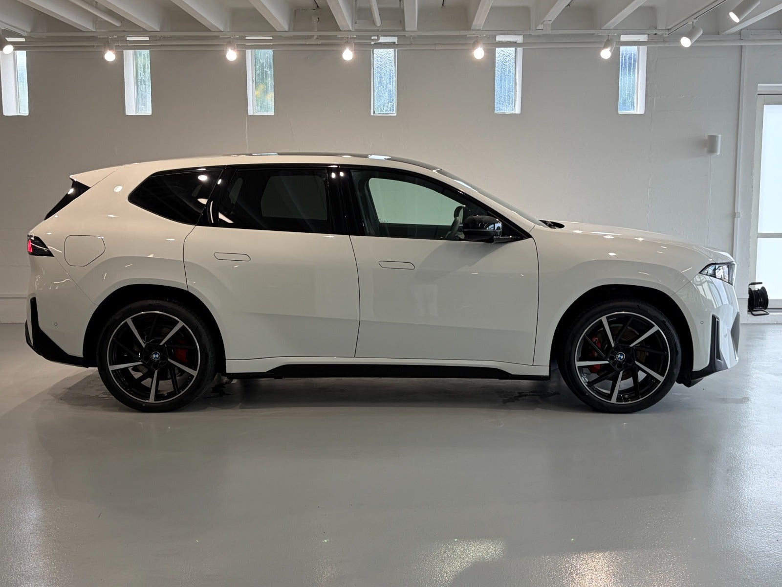 Hvid BMW iX3 fra 2026