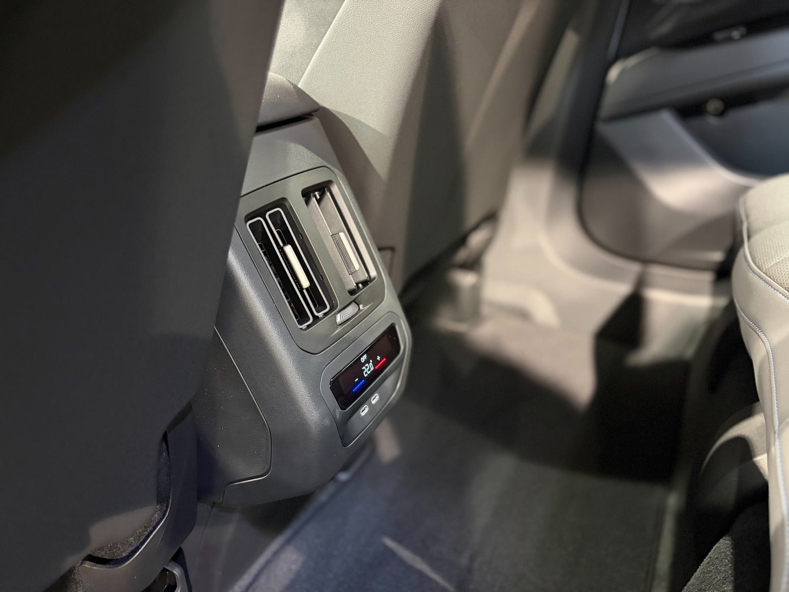 Hvid BMW iX3 fra 2026