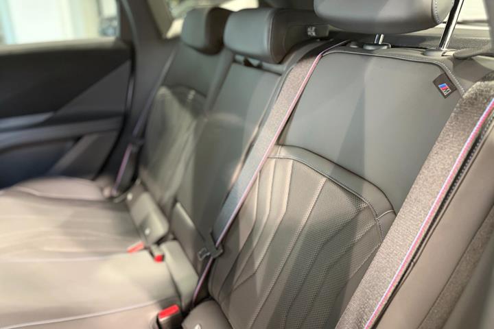 Hvid BMW iX3 fra 2026
