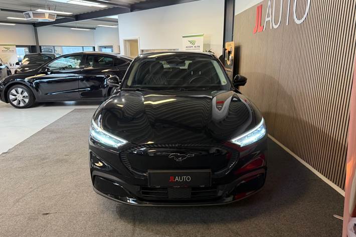 Sort Ford Mustang Mach-E fra 2021