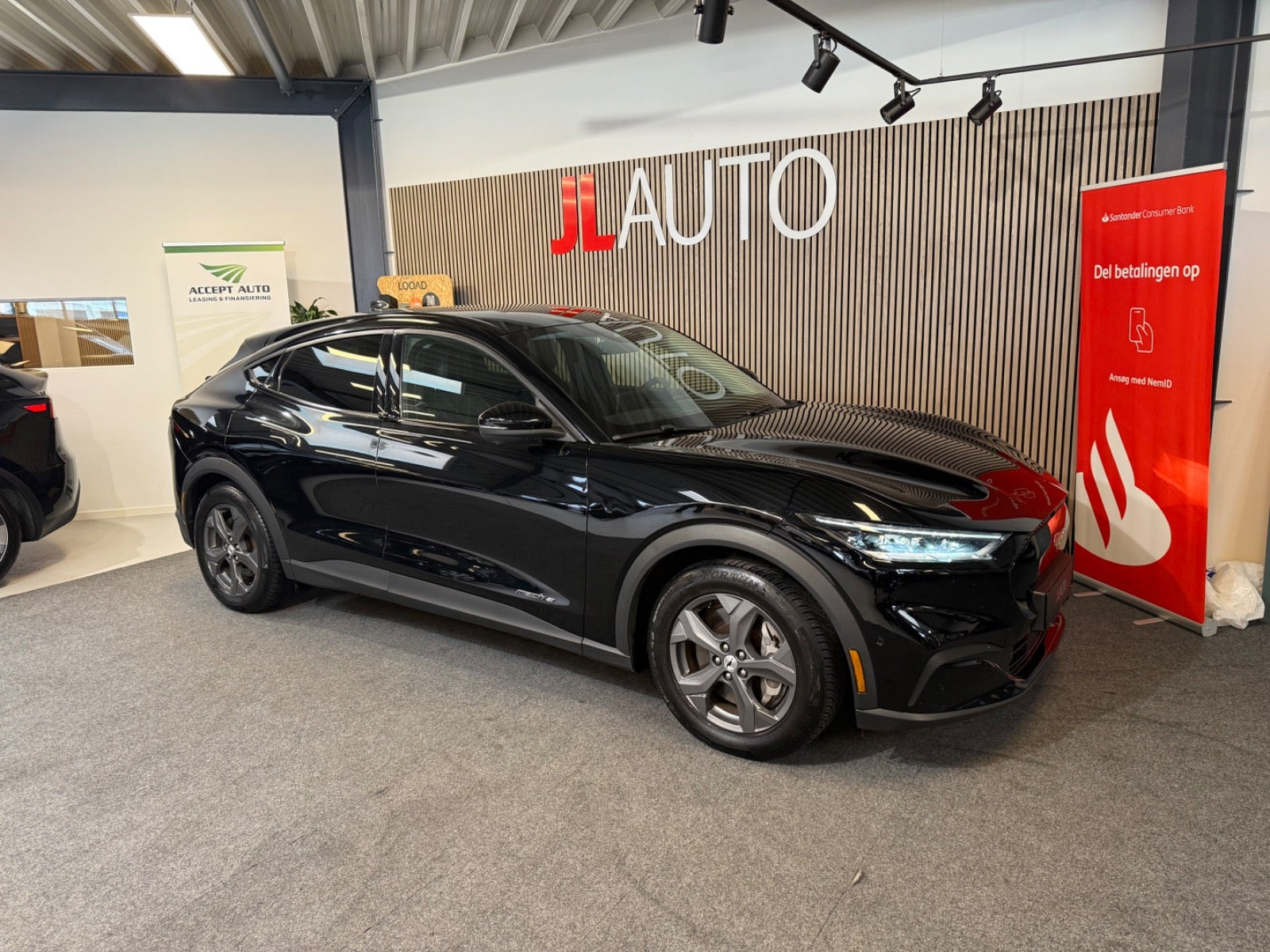 Sort Ford Mustang Mach-E fra 2021