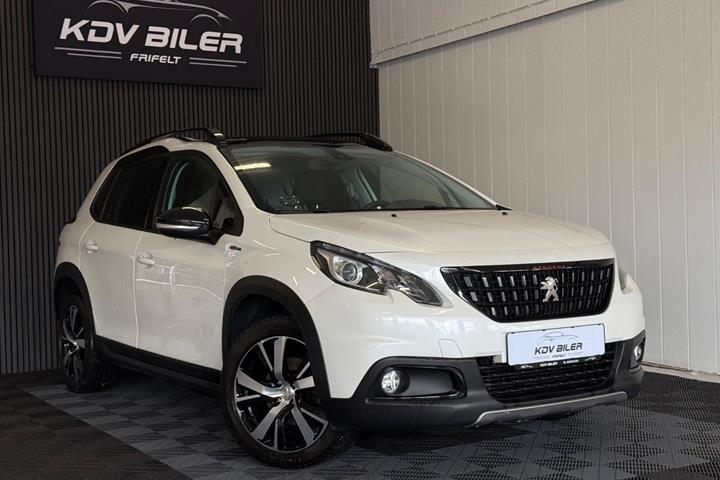 Hvid Peugeot 2008 fra 2019 set udefra