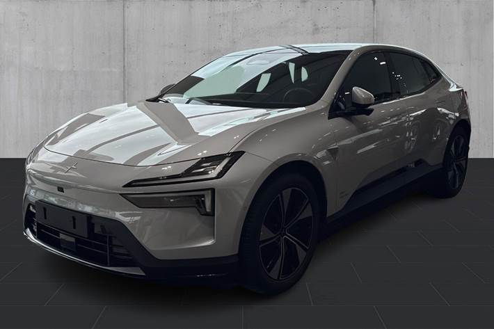 Grå Polestar 4 fra 2024 set udefra