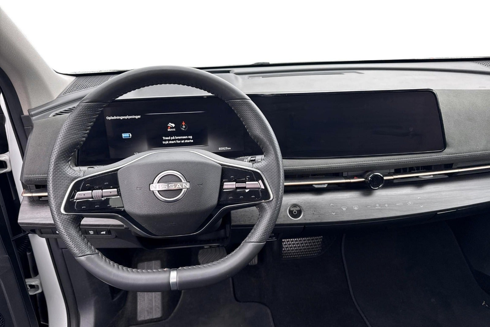 Hvid Nissan Ariya fra 2022