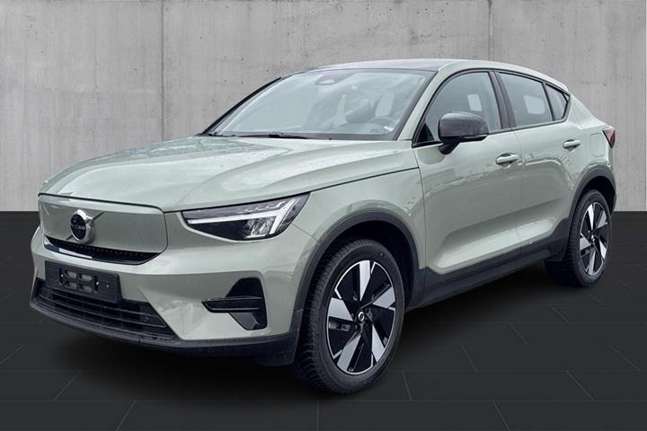 Grøn Volvo C40 fra 2024 set udefra