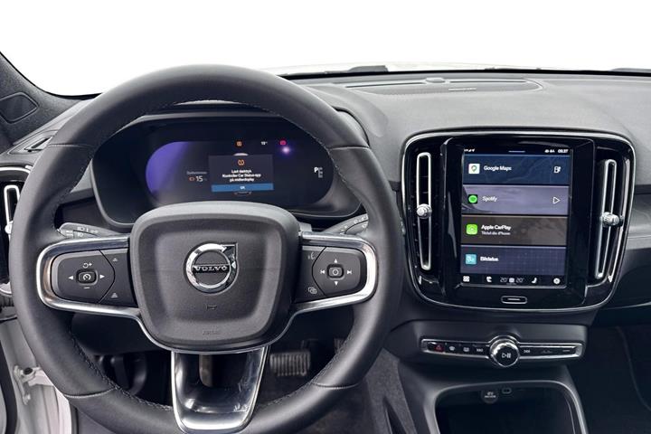 Hvid Volvo XC40 fra 2023