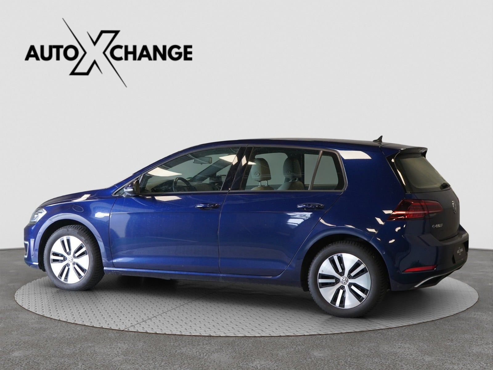 Blå VW e-Golf VII fra 2018